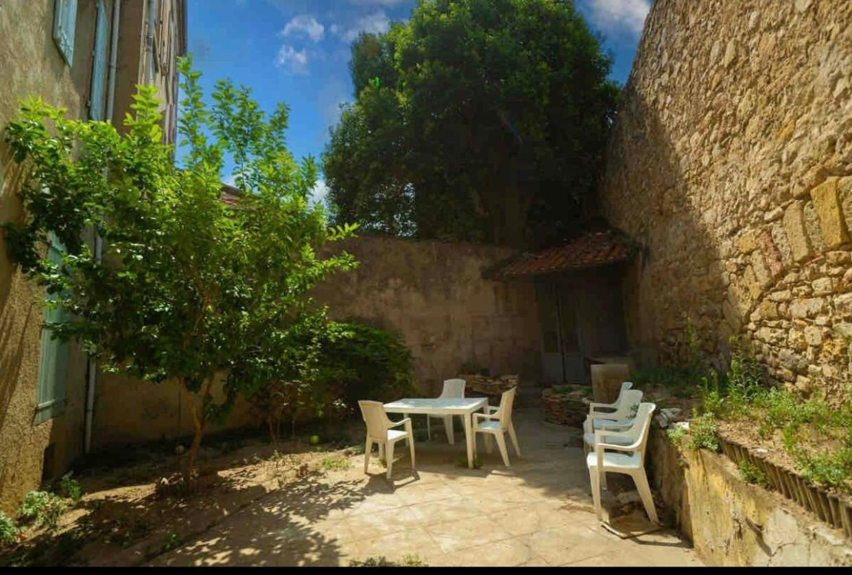 Appartement Du Forum,La Gare, 50 M2 , Climatisation, Garage, Cour Narbonne Eksteriør bilde